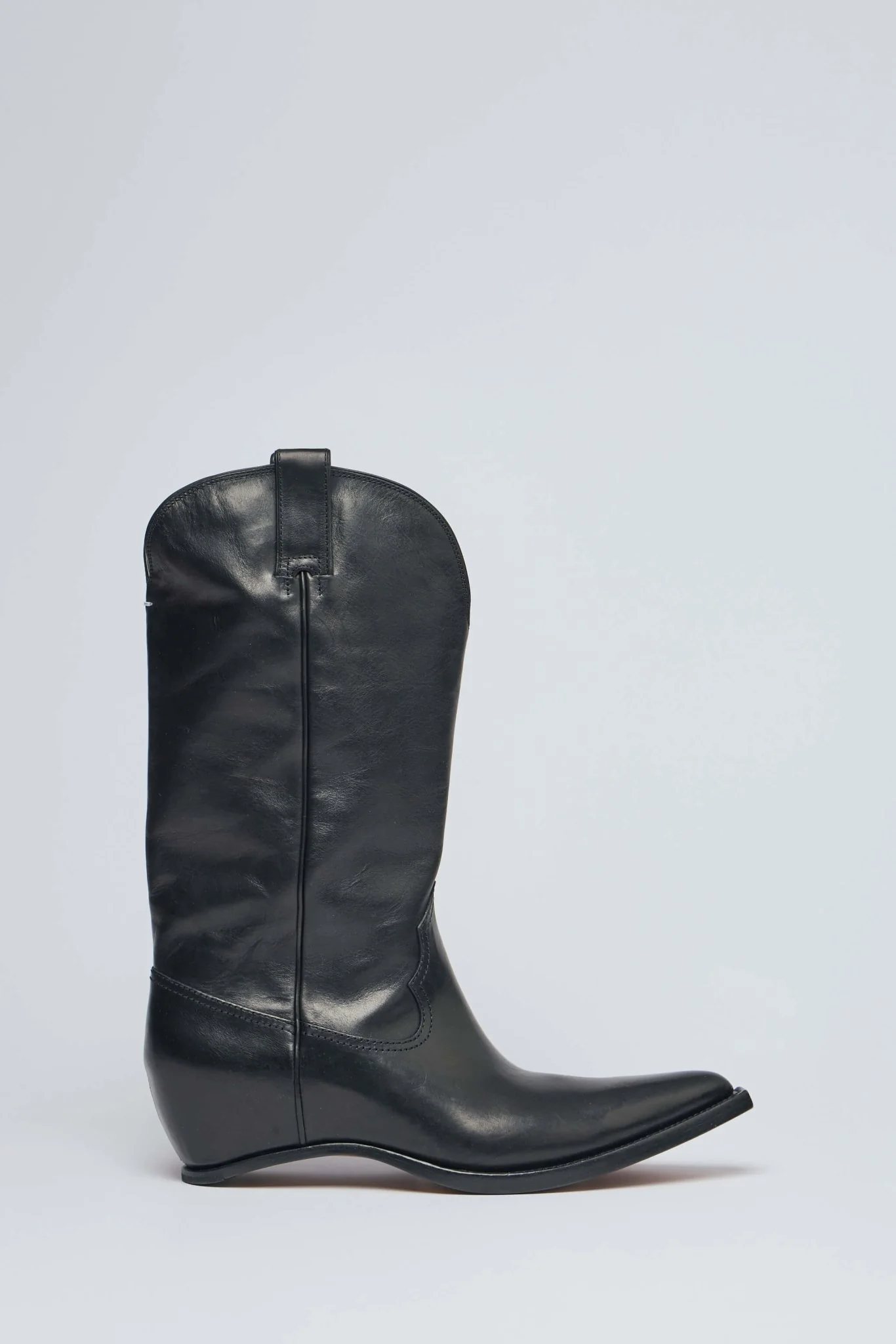 Pointed Toe Chelsea Boots