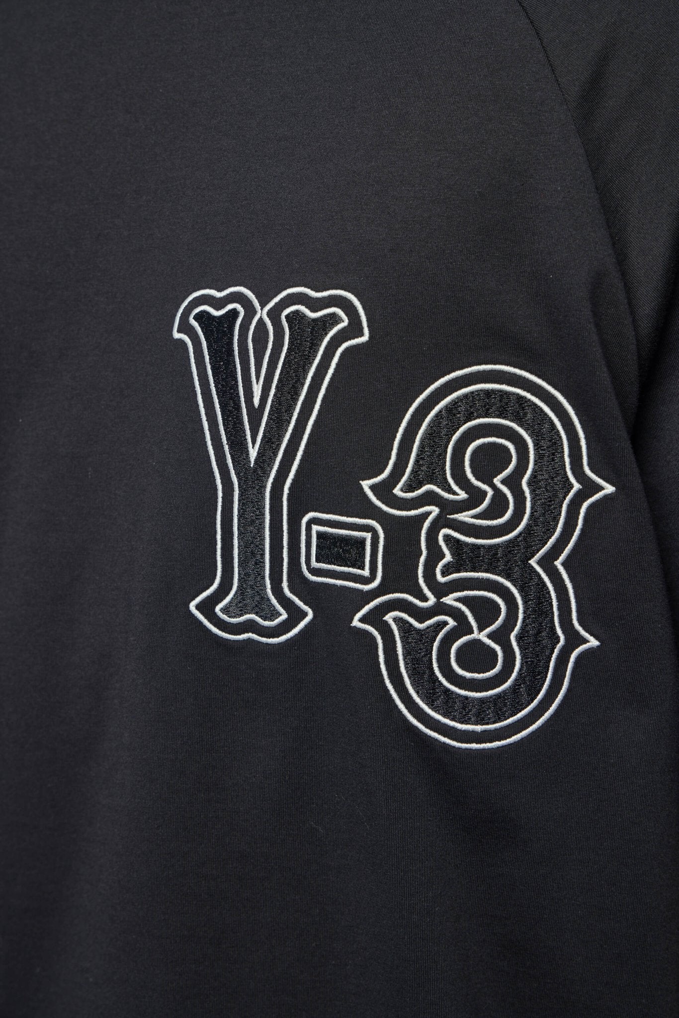 El5 Gfx SS Tee Black - Image 4