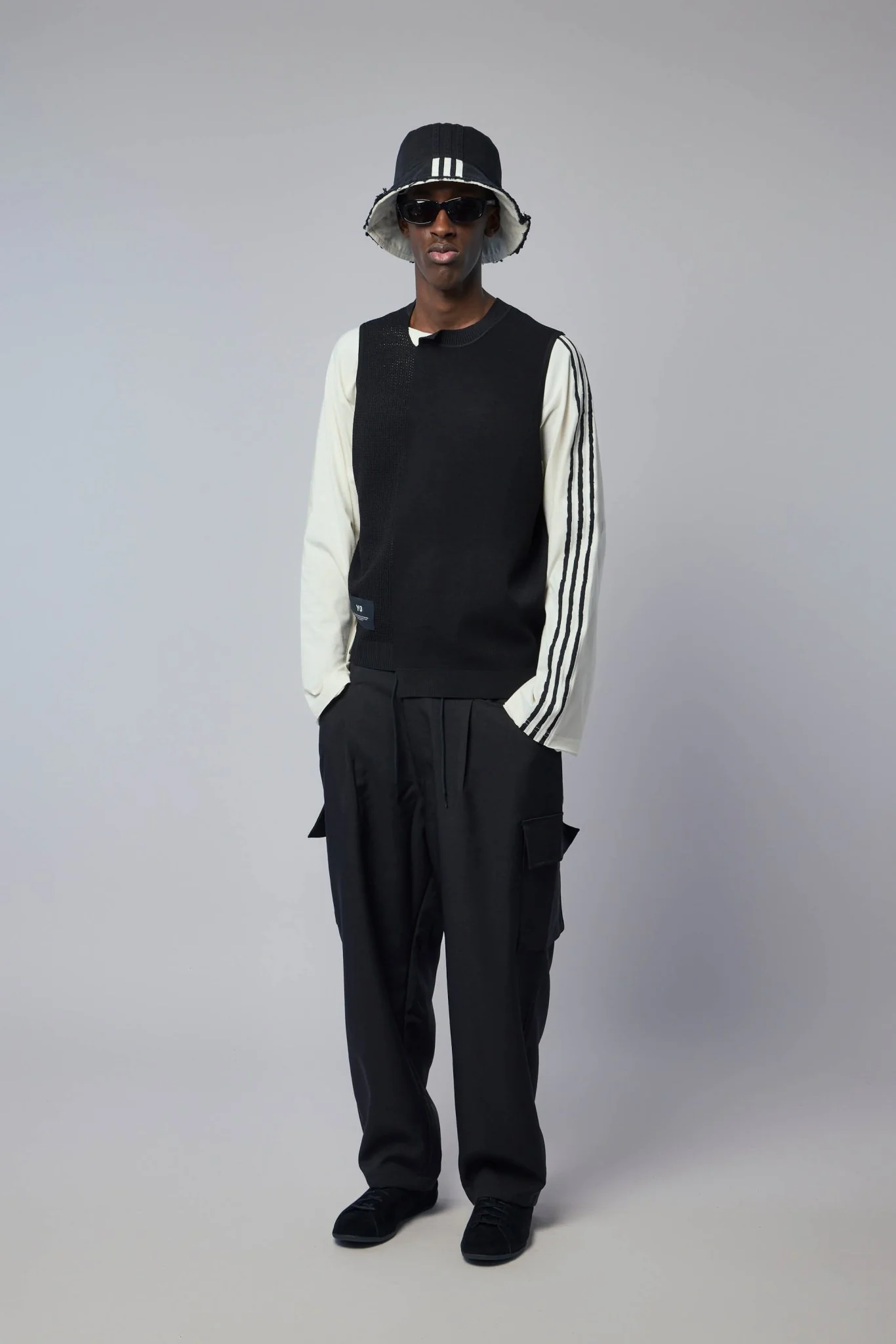 Gfx Knitted Vest - Image 7