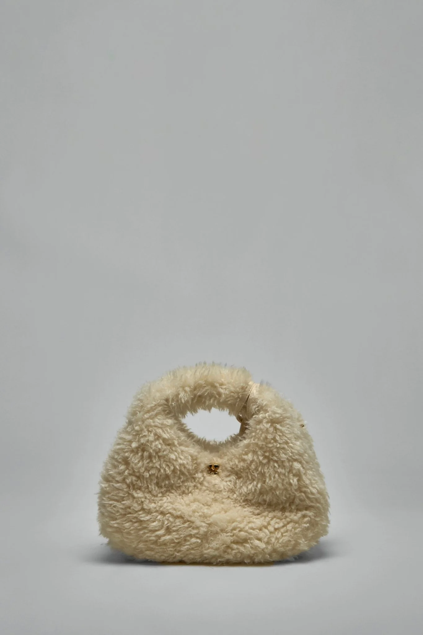Hobo Mini Alternative Fur - Image 3