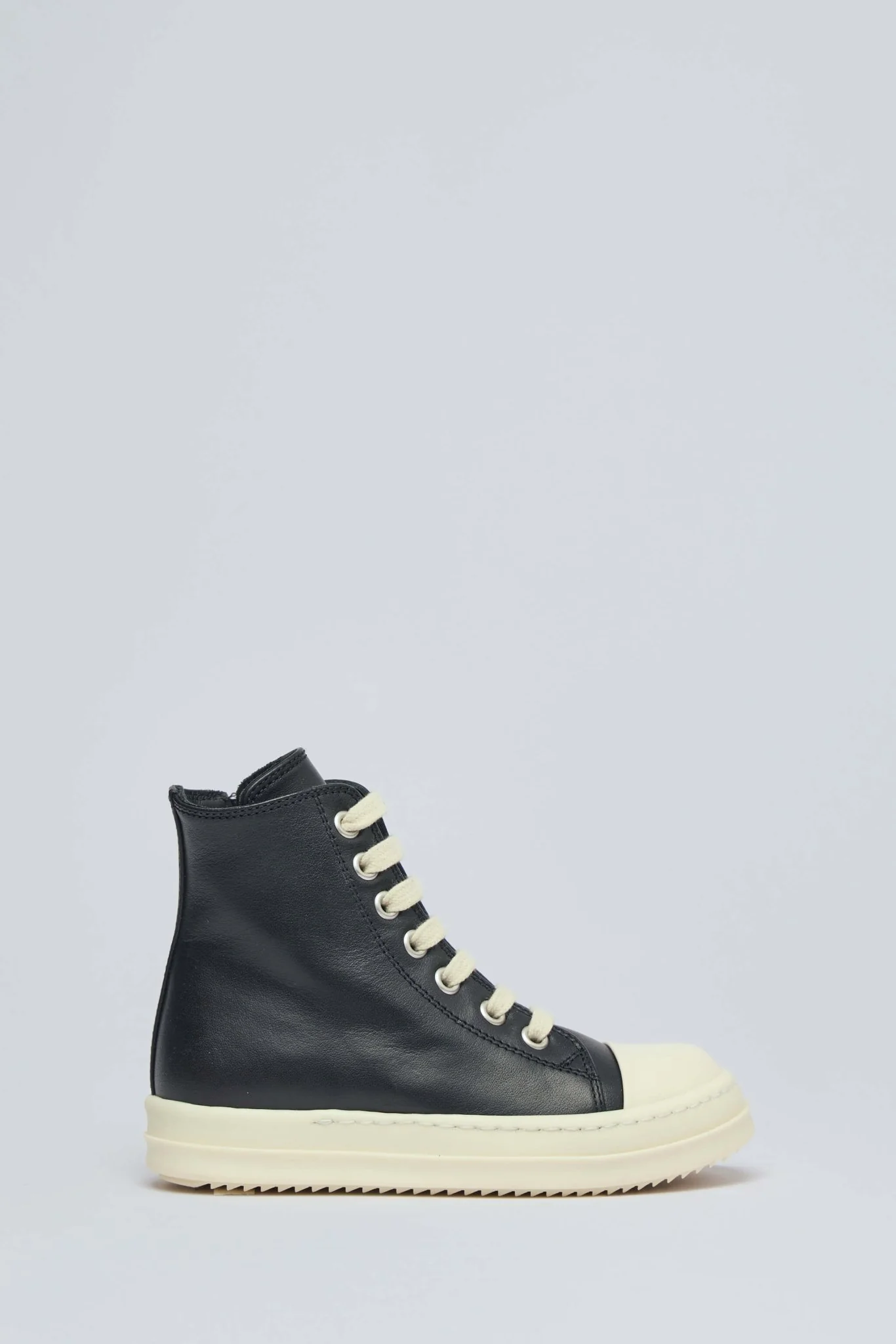Sneaks