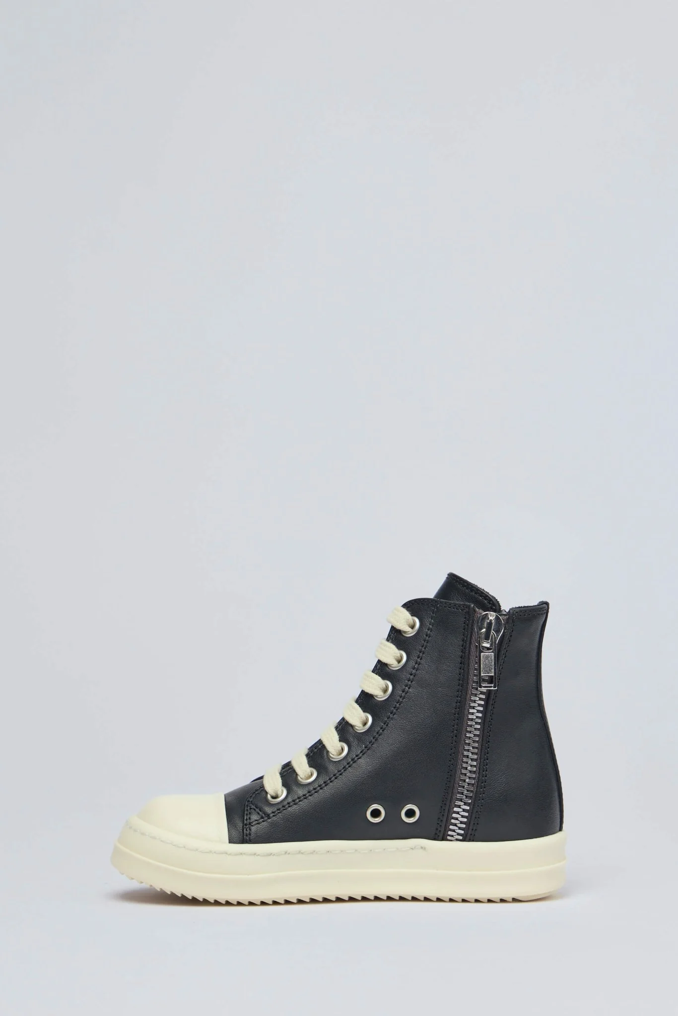 Sneaks - Image 3
