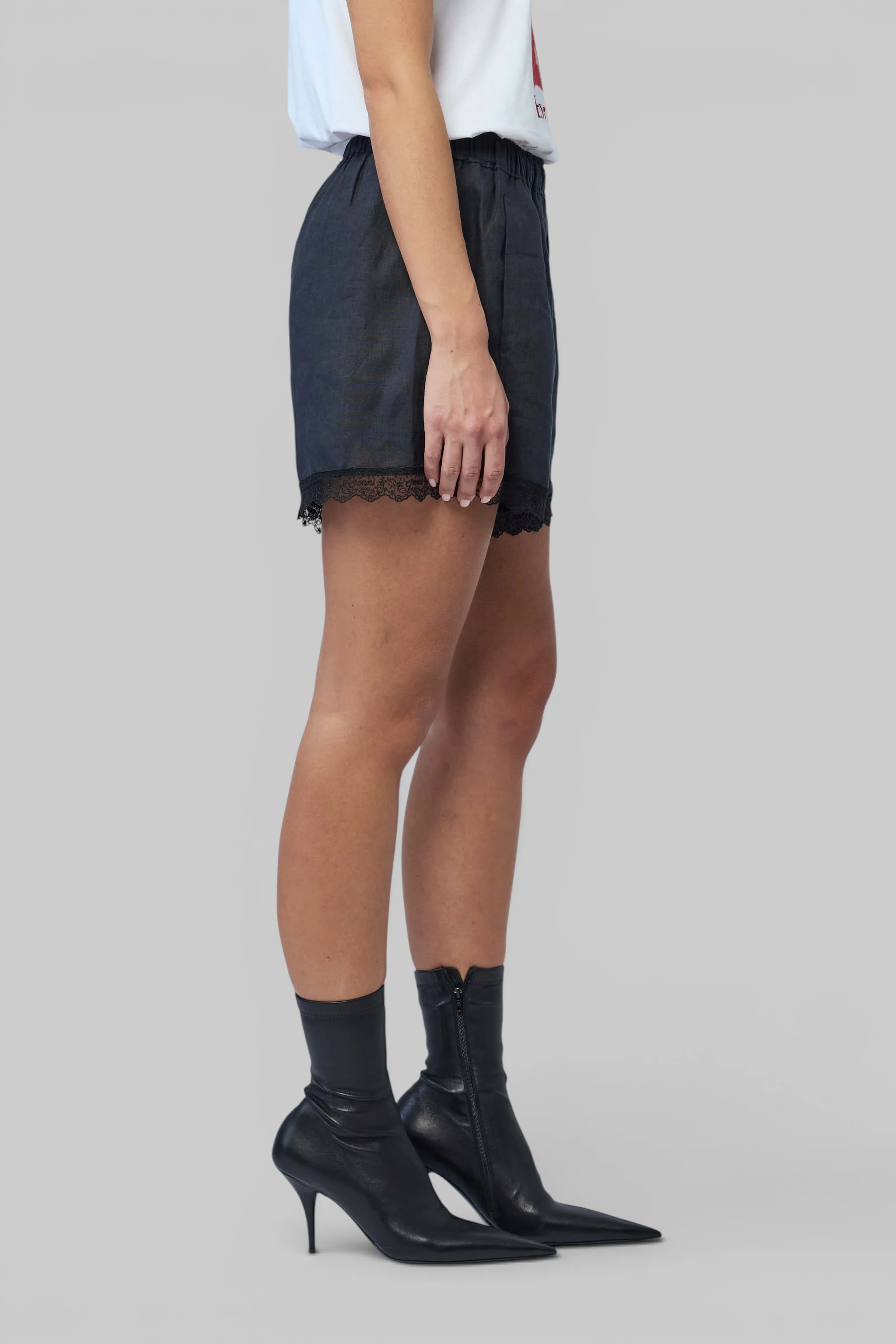 Light Linen Lace Hem Shorts - Image 4