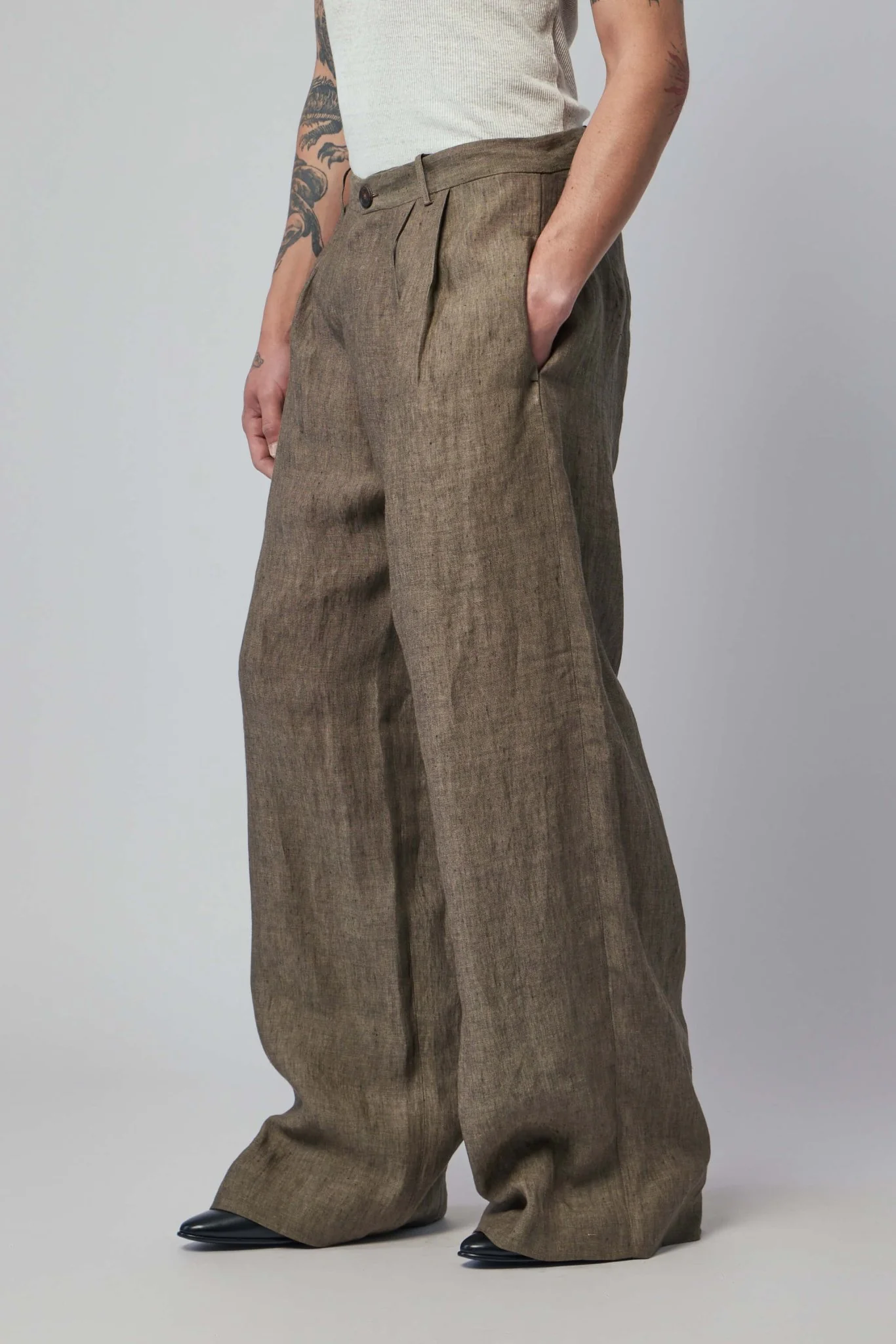 Men's Wide-fit Pleated-waist - Image 3