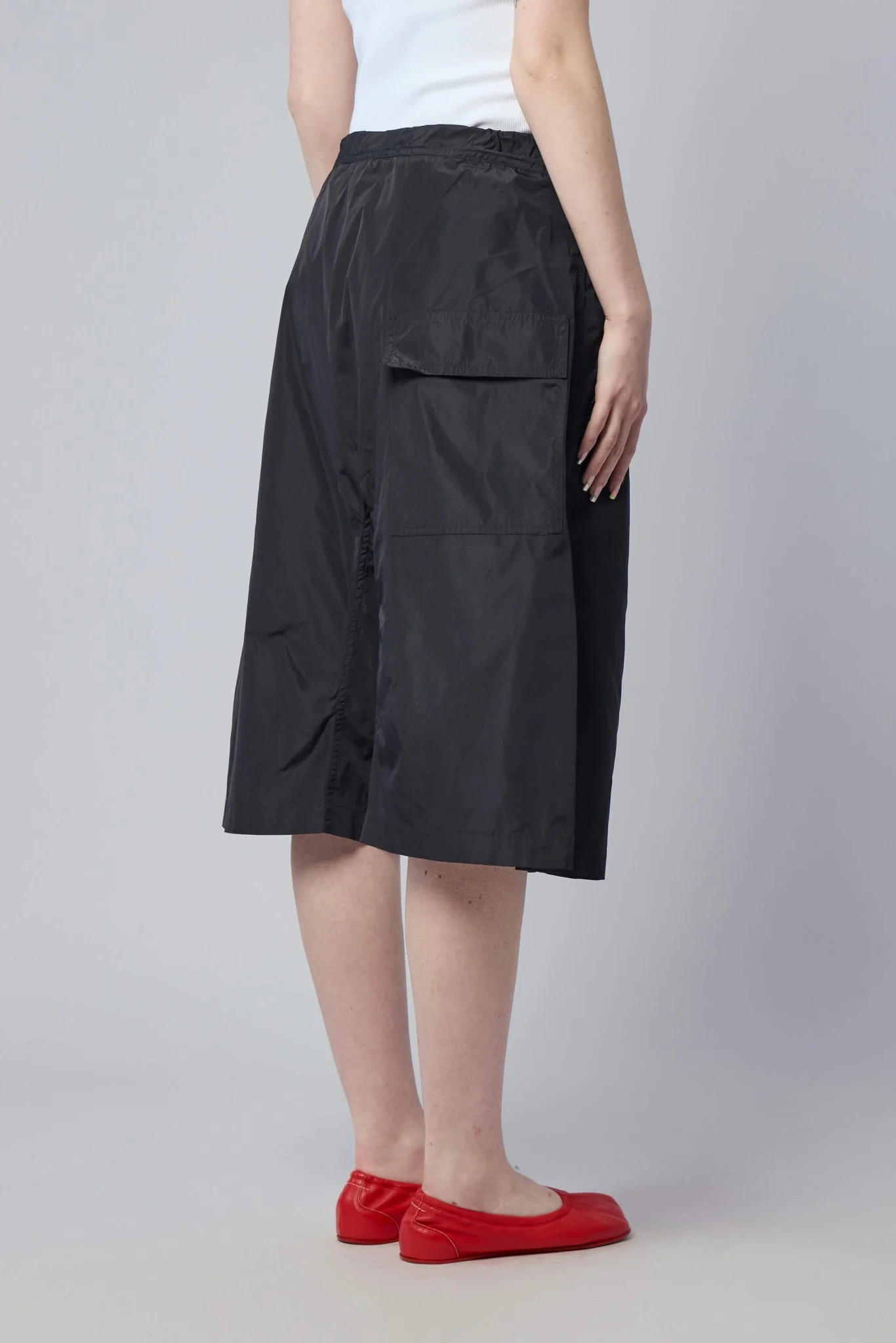 Relaxed Zip Pockets Shorts - Image 5