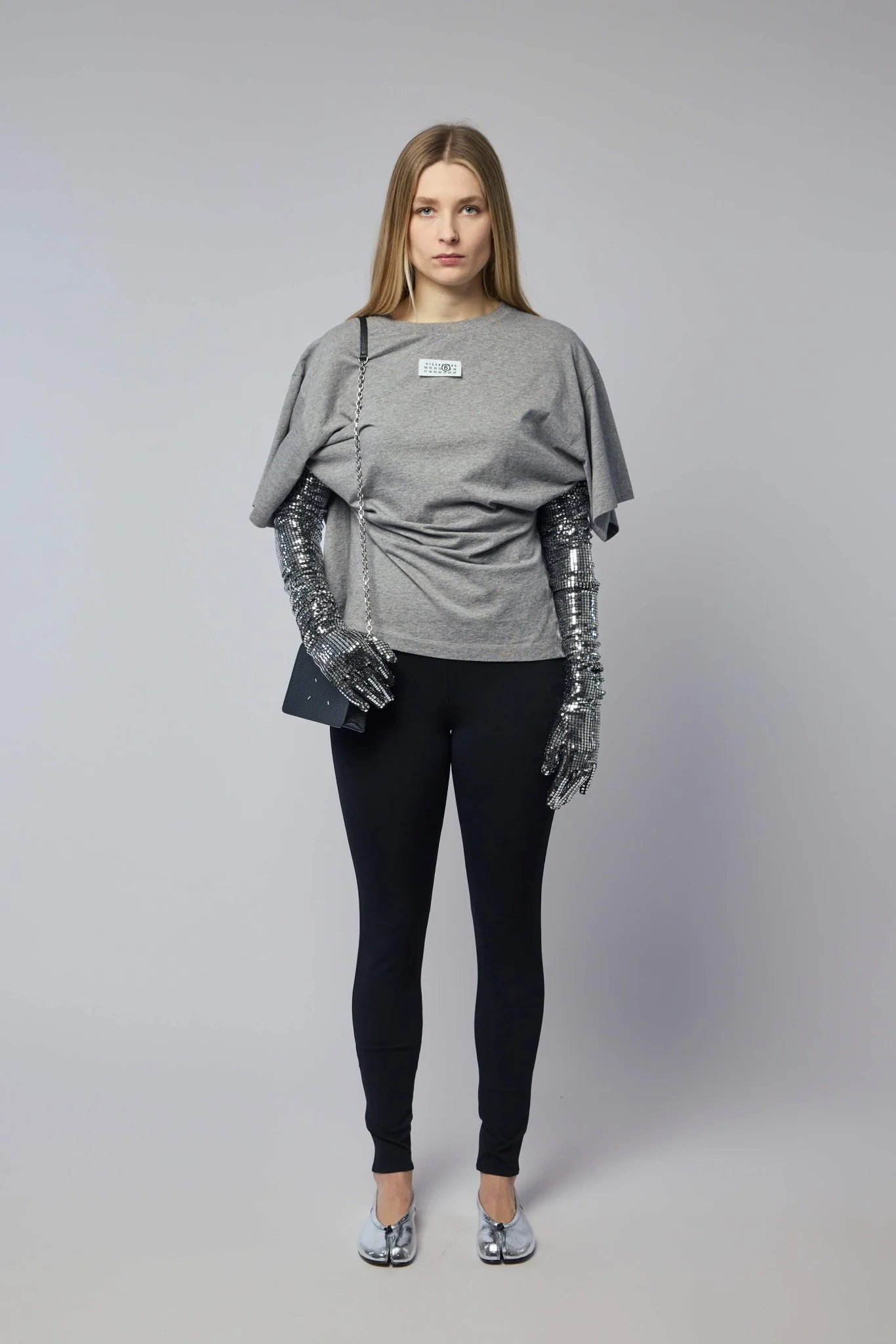 Cotton T-shirt with Gloves - Image 9