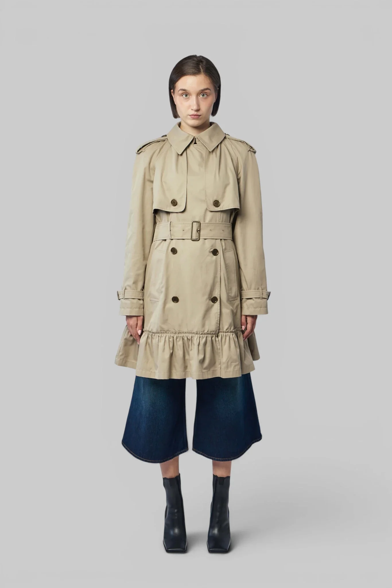 Short Gabardine Tillydrine Trench Coat - Image 3