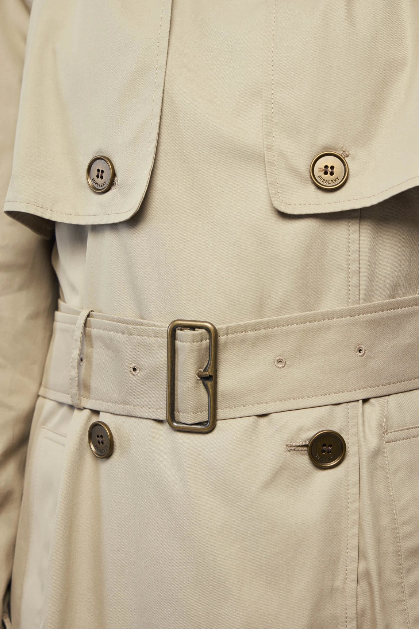 Short Gabardine Tillydrine Trench Coat - Image 5