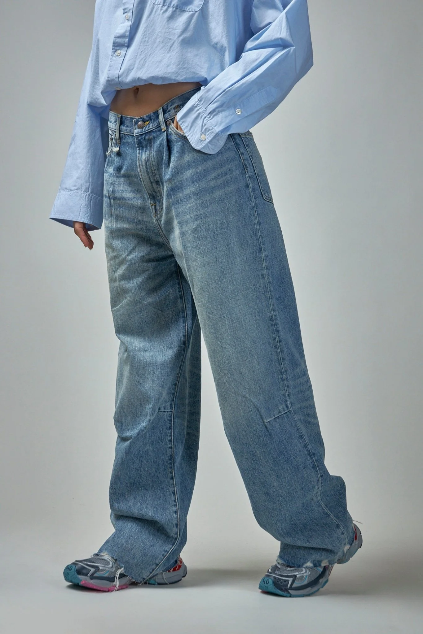 Wayne Articulated Knee Jean - Image 4